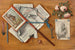 Trompe-l'œil stilleven met brieven en andere voorwerpen op een plank - Antonio Cioci — weergave van het kunstwerk