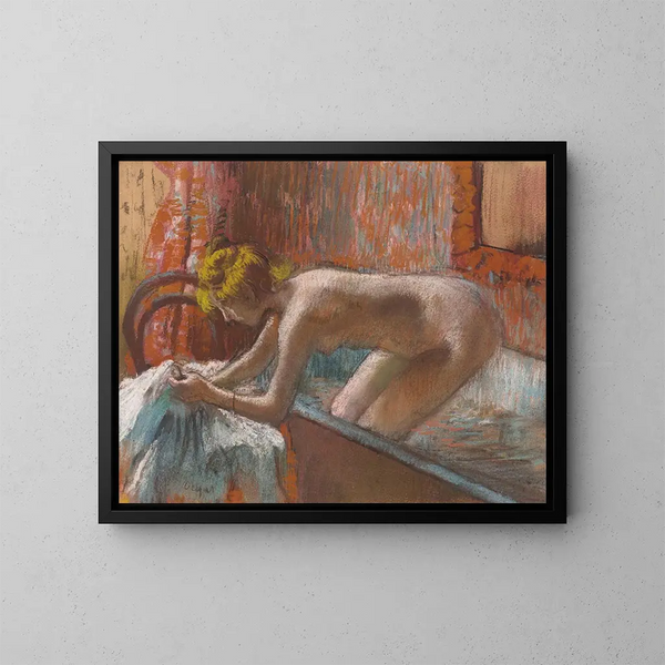 Vrouw die uit bad komt - Edgar Degas — ingelijst kunstwerk aan de muur