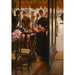 Reproductie van het schilderij La Demoiselle de Magasin - James Tissot