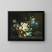 Natuurtafereel met bloemen, pioenen, irissen, hortensia's in een koperen theepot, een kever en vlinders - Marie Beloux Hodieux — ingelijst kunstwerk aan de muur