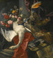 Natuurschilderij met pioenen, rozen en andere bloemen in een aardewerken vaas met een zwaan, een pauw en een varkenskop rustend op een rood tapijt en een antiek architecturaal fragment - Pieter Boel — weergave van het kunstwerk