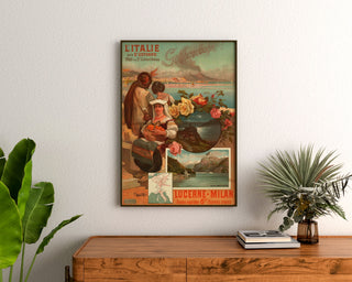 Spoorwegenposter – Italie via de Sint-Gotthardt, 1892, ingelijst boven een houten dressoir tussen planten.