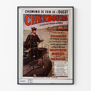 Vintage affiche Normandië – Cherbourg, Chemins de fer de l’Ouest, weergegeven in een dunne lijst aan een lichte muur.