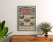 Vintage poster Auvergne, excursions PLM, ingelijst boven een houten dressoir, tussen planten.
