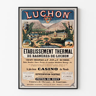 Vintage poster Bagnères-de-Luchon, kuur, gepresenteerd in een smal kader tegen een lichte muur.
