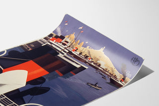 Vintageposter Marseille, Porte de l’Afrique du Nord, gepresenteerd op een licht gekromde pagina in perspectief.