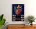 Vintage poster Monet & Goyon, machines, ingelijst boven een houten dressoir tussen kamerplanten.