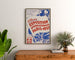 Vintageposter Parijs 1937, internationale tentoonstelling, ingelijst boven een houten dressoir tussen planten.