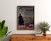 Vintage poster Vincennes, vijftigjarig spoorjubileum, ingelijst boven een houten dressoir, tussen planten.