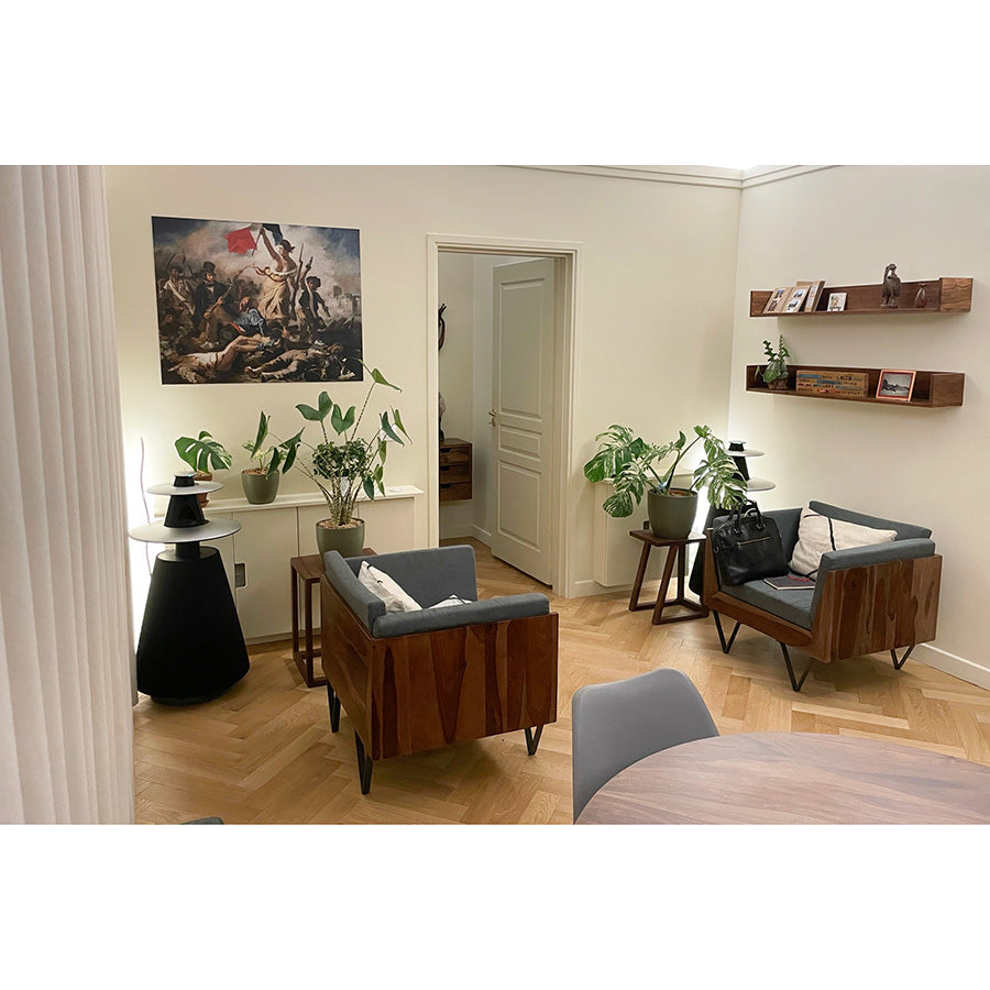 Reproduction de tableau exposée dans un salon