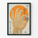 Japanse wandposter – Hand en Kamer op oranje zonnevlecht achtergrond